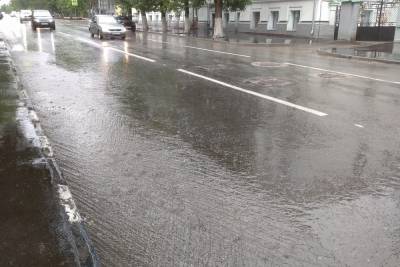 Сегодня в середине дня в Саратове повторится дождь