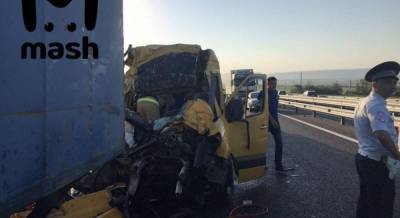 В ужасном ДТП с микроавтобусом в оккупированном Крыму погибли восемь человек (фото)