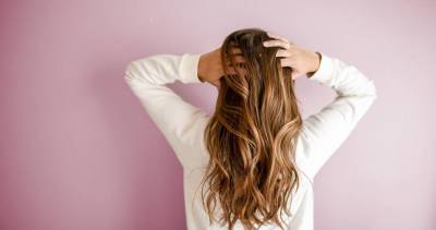 Медики назвали простое средство для борьбы с выпадением волос