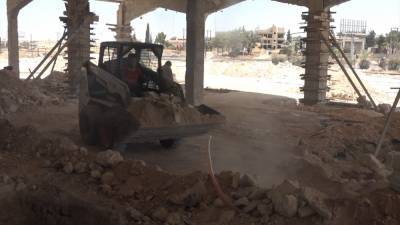Дорога к миру: в Сирии восстанавливают разрушенную боевиками автомагистраль