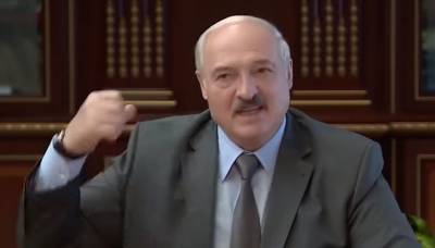 Лукашенко пророчат незавидную судьбу после проникновения военных РФ: "Зелёные человечки захватывают..."