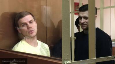 Футболисты Кокорин и Мамаев прибыли в суд на новое рассмотрение своего дела