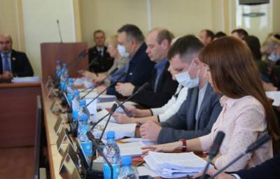 Принятие изменений в бюджет и оживленные дискуссии: состоялось 65 внеочередное заседание Тверской городской Думы