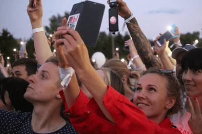 В Беларуси прошел самый масштабный митинг за последние 10 лет: фото и видео