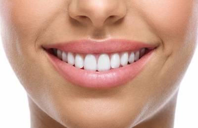 У кого появляется кариес и как часто чистить зубы? Стоматолог развеяла популярные мифы