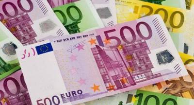 Открытие межбанка: Курс евро подскочил на 28 копеек
