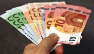 Курс евро превысил 87 рублей впервые за почти четыре месяца