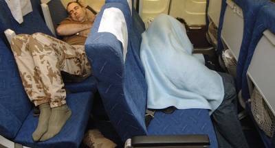 Сон в самолете может привести к проблемам со здоровьем
