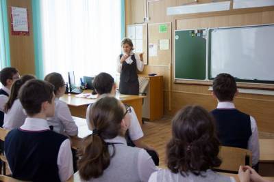 "А вы у детей спросили?": в украинских школах будет звучать гимн перед началом уроков