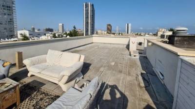 Битва за крышу: экс-премьер Эхуд Ольмерт судится с соседями