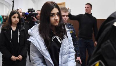 Прокурор просит суд запретить сестрам Хачатурян участвовать в массовых мероприятиях