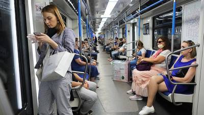 По требованию полиции поезда не останавливаются на станции метро «Полянка»