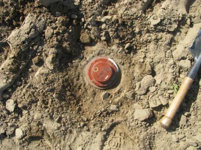 Каратели развернули минные поля у двух населенных пунктов Донбасса
