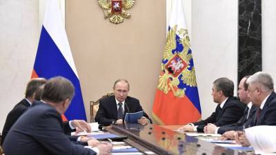 Путин обсудил с Совбезом задержанных в Белоруссии россиян