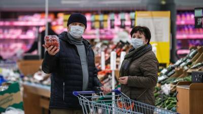 Людей без масок не должны пускать в магазины, подчеркнула мэрия Москвы
