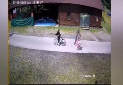 На Закарпатье мужчина избил 12-летнюю велосипедистку (видео)