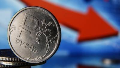 «Никакой аномалии»: экономист назвал причину падения курса рубля и сроки его восстановления
