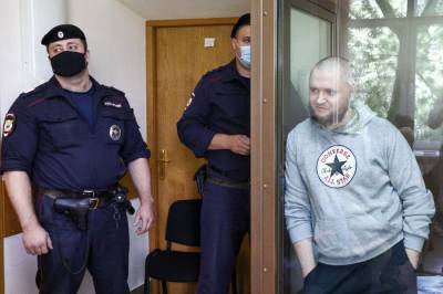 Суд продлил арест "омбудсмена полиции" Воронцова