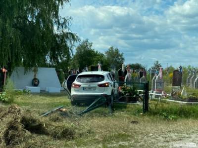 В селе на Волыни кладбище пострадало в результате ДТП