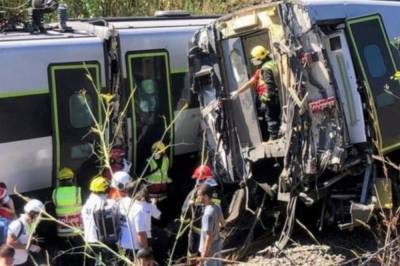 В Португалии столкнулись поезд и автомобиль, более полсотни пострадавших