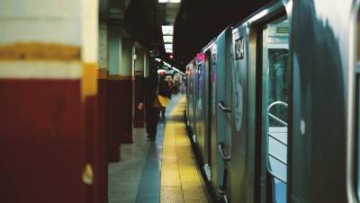 Пассажирка попыталась заснять нападение в метро — и стала следующей жертвой - usa.one