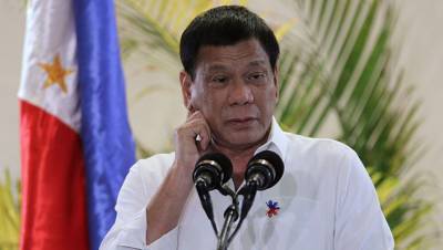 Филиппинский президент посоветовал обеззараживать маски бензином