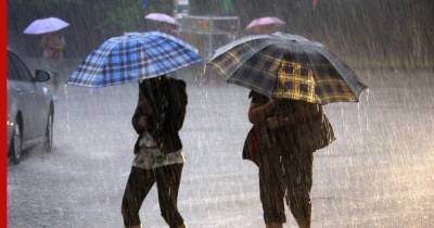 Синоптики рассказали, сколько продержатся дожди в Москве и Петербурге