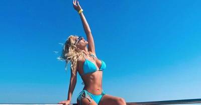 Экс"ВИА Гра" Миша Романова показала идеальную фигуру в голубом бикини