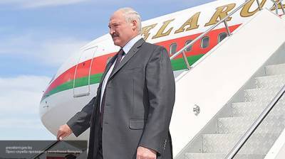 Лукашенко поздравил Назарбаева с 80-летием