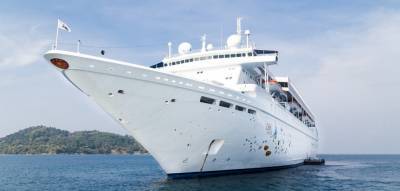 Балтийский Superstar: "Морской фасад" нацелился на лайнер под багамским флагом