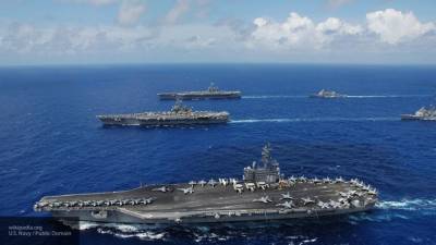 США направили два авианосца в район военных учений Китая у спорных островов