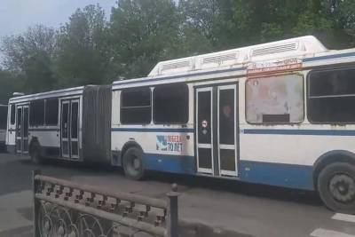 Жителей Твери шокировали автобусы, проехавшие по городу