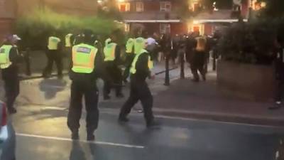 Полицейские пострадали в Лондоне при разгоне незаконной вечеринки