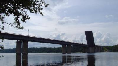 В Ленобласти разведут Ладожский мост и мост через Свирь