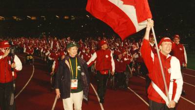 Умер знаменосец сборной Канады на Паралимипаде-2000 Лонги
