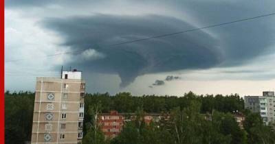 Синоптик объяснил появление над Москвой «торнадо»
