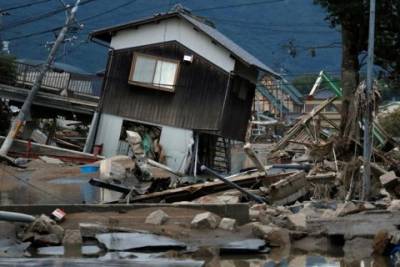 В Японии в результате проливных дождей погибло 15 человек