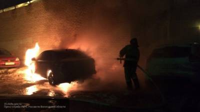 Подростки сожгли три легковушки в Твери