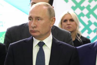 В Кремле прокомментировали объявление о продаже нестираной рубашки Путина