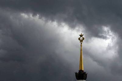 МЧС предупредило москвичей о грозе и сильном ветре