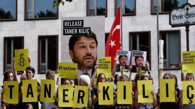 Члены Amnesty International приговорены Турцией к тюрьме