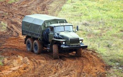 В Армении перевернулся грузовик Минобороны – солдаты не пострадали