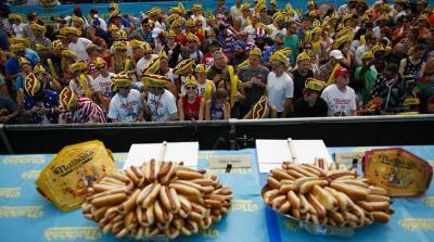 В Нью-Йорке прошли соревнования по поеданию хот-догов