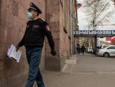 AP: Армянские телеканалы усмотрели политику в проверках масок полицией