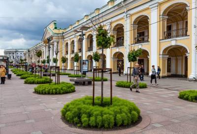 Гостиный двор в Петербурге вновь открылся для покупателей