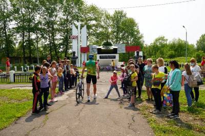 Велопробег в честь годовщины Победы добрался до Поронайска