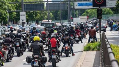 В Германии прошёл многотысячный митинг против запрета езды для байкеров по воскресеньям