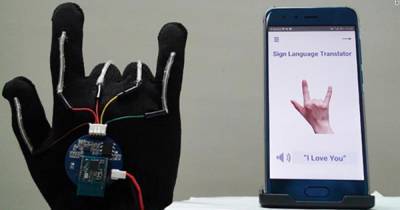 Создана "умная" перчатка, переводящая язык жестов