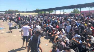 Сотни мигрантов вновь скопились на казахстанско-узбекистанской границе