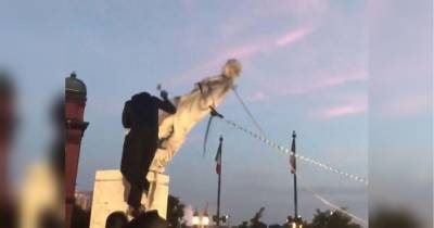 Тюрьма не пугает: протестующие снесли и утопили еще один памятник Колумбу в США (видео)